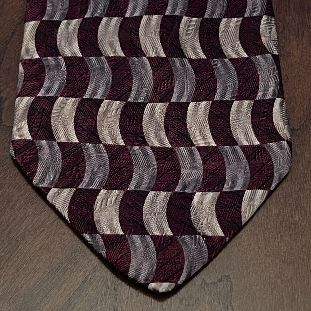 Vintage Pronto Uomo Burgundy Hand Made 100% Silk Men’s Neck Tie Made In Italy